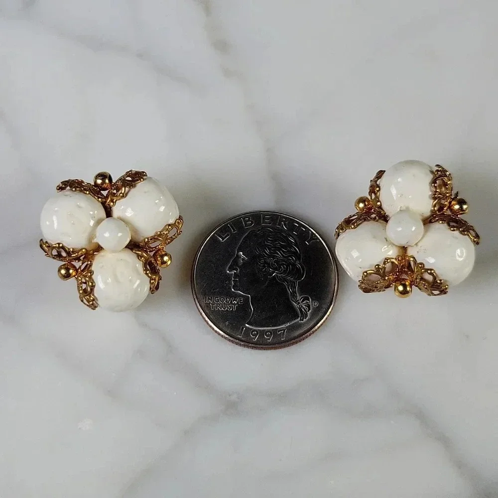 Vintage Clip On Earrings Bead Filligree End Caps Cream Gold-tone Estate …